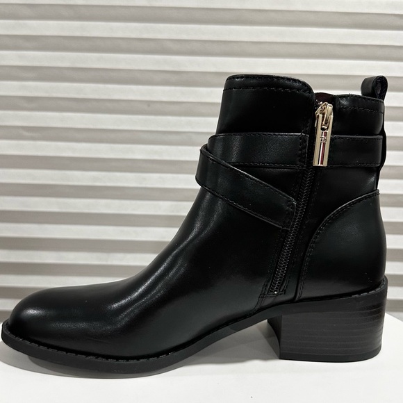 🌸TOMMY HILFIGER🌸 Diyana Faux Leather Ankle Bootie Black Size: 5 - Picture 6 of 15
